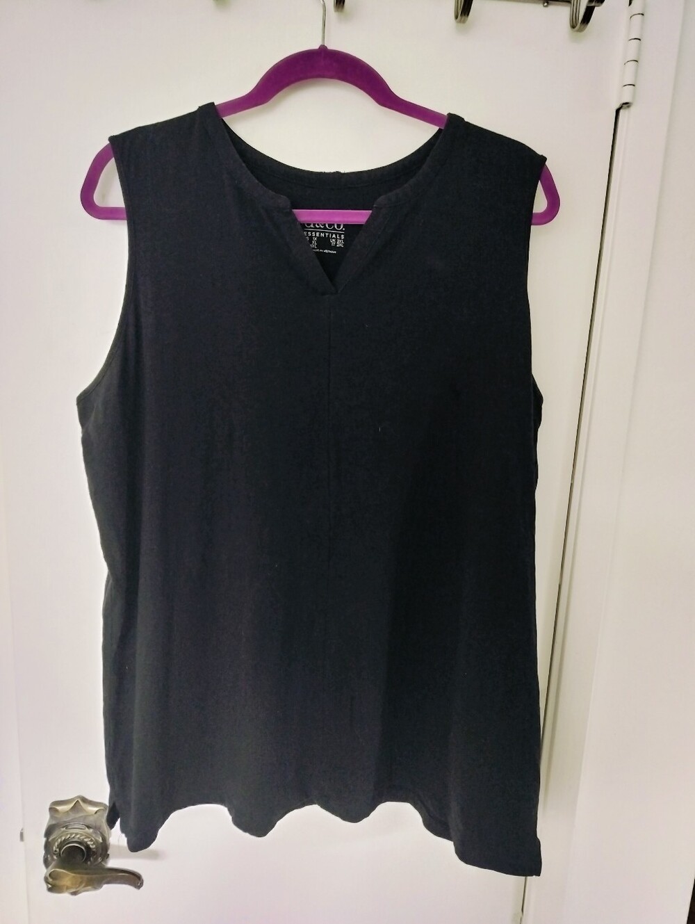 Denim & Co. Essentials Black Sleeveless Notched V-Neck Tank Top Size 1X